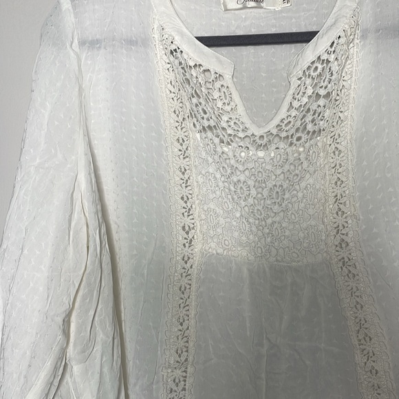 Solitaire 3/4 Sleeve Crocheted Top - Picture 3 of 7